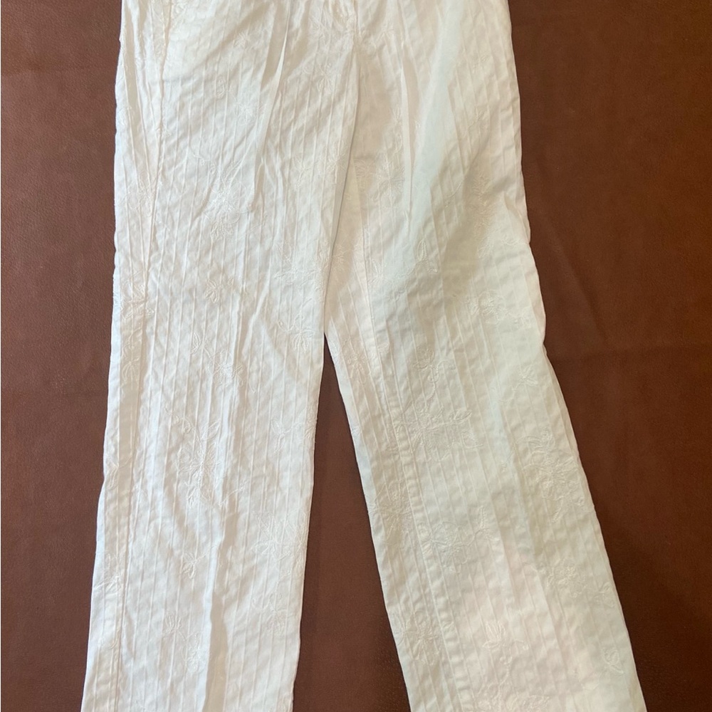 Liz Claiborne Women’s Cream Chinos